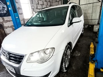 Авто Volkswagen Touran 2007 № 8562611