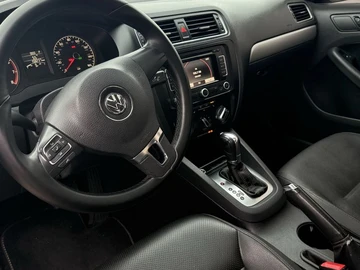 Авто Volkswagen Jetta 2011 № 8563173