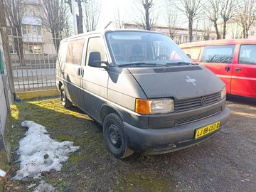 Авто Volkswagen Transporter 2000 № 8563364
