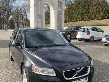 Авто Volvo V50 2009 № 8563604
