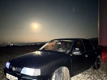 Авто Opel Vectra 1989 № 8564017