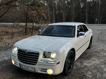 Авто Chrysler 300C 2005 № 8564306