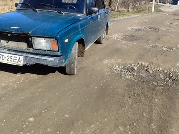 Авто ВАЗ 2107 1996 № 8564550