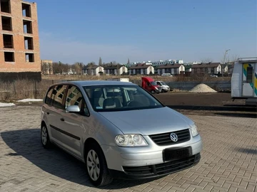 Авто Volkswagen Touran 2005 № 8565427