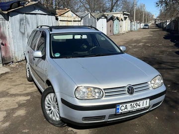 Авто Volkswagen Golf 2000 № 8565527