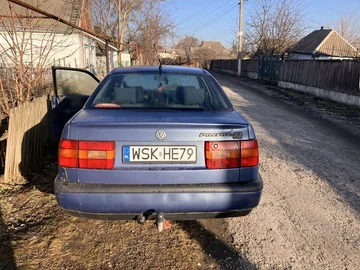 Авто Volkswagen Passat Sedan 1994 № 8566331