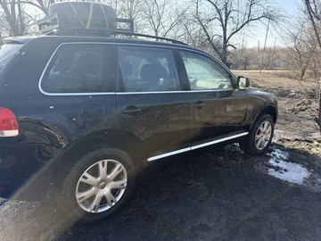 Авто Volkswagen Touareg 2005 № 8566643
