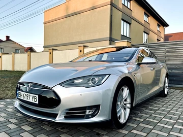 Авто Tesla Model S 2015 № 8567035