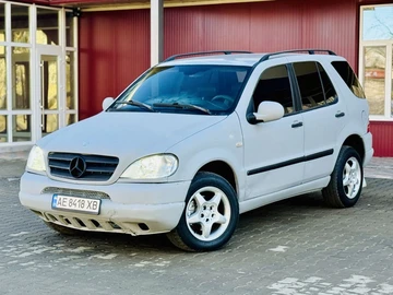 Авто Mercedes Ml Серия 2000 № 8567393