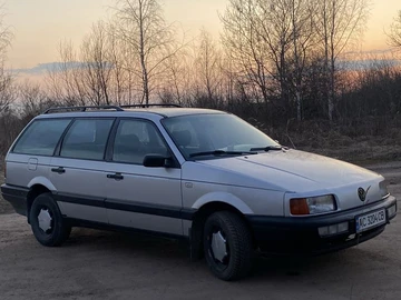 Авто Volkswagen Passat Variant 1990 № 8567642