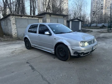 Авто Volkswagen Golf 2000 № 8567653