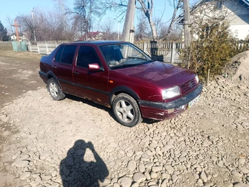 Авто Volkswagen Vento 1993 № 8568031