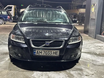 Авто Volvo V50 2010 № 8568137