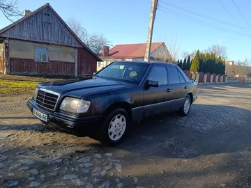 Авто Mercedes 220 1995 № 8569083