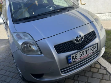 Авто Toyota Yaris 2006 № 8569095