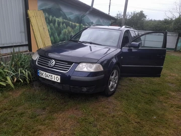 Авто Volkswagen Passat Variant 2000 № 8569349