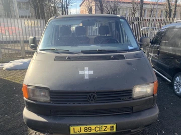 Авто Volkswagen Transporter 2000 № 8569384