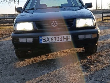 Авто Volkswagen Vento 1994 № 8569412