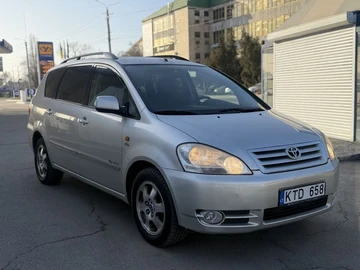 Авто Toyota Avensis Verso 2004 № 8570068