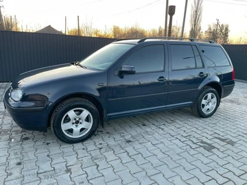 Авто Volkswagen Golf 2001 № 8570899