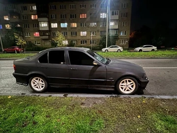 Авто BMW 3 Серия 1996 № 8570913