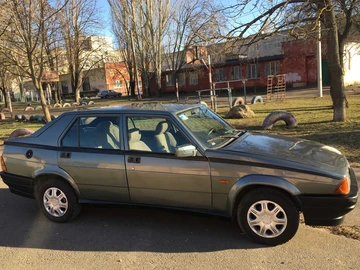 Авто Alfa Romeo 75 1989 № 8571017
