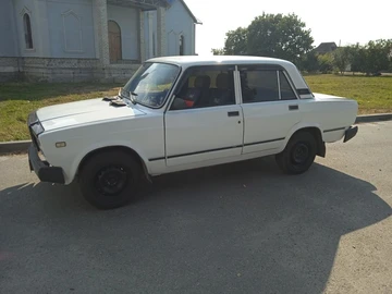 Авто ВАЗ 2107 1993 № 8571267