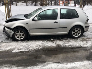 Авто Volkswagen Golf 1999 № 8571391