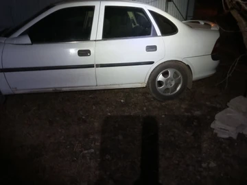 Авто Opel Vectra 1998 № 8571405