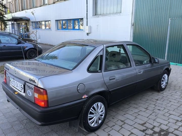 Авто Opel Vectra 1989 № 8571928