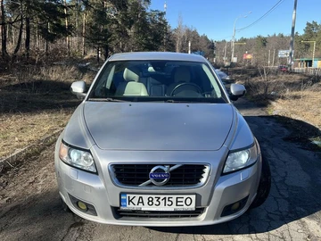 Авто Volvo V50 2010 № 8572515