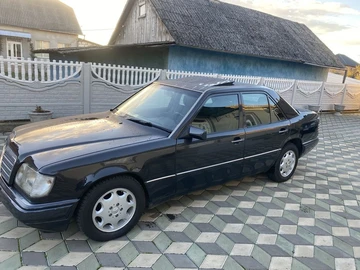 Авто Mercedes 220 1995 № 8573322
