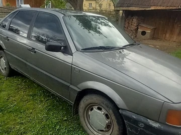 Авто Volkswagen Passat Sedan 1990 № 8573542
