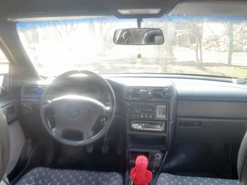 Авто Opel Vectra 1995 № 8573998