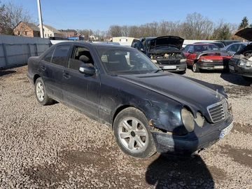 Авто Mercedes E Серия 2000 № 8574021