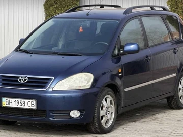 Авто Toyota Avensis Verso 2002 № 8574460