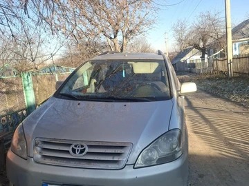 Авто Toyota Avensis Verso 2002 № 8574790