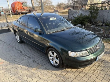 Авто Volkswagen Passat Sedan 2000 № 8575042