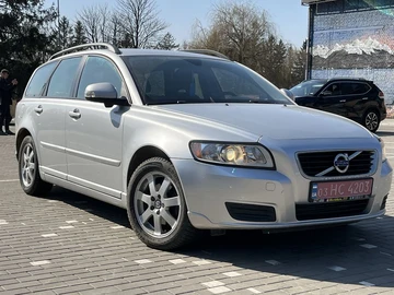 Авто Volvo V50 2010 № 8575359