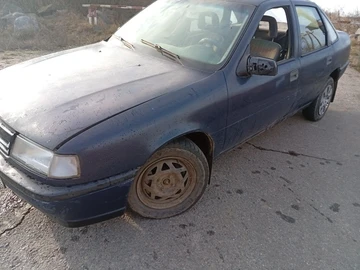 Авто Opel Vectra 1990 № 8575397