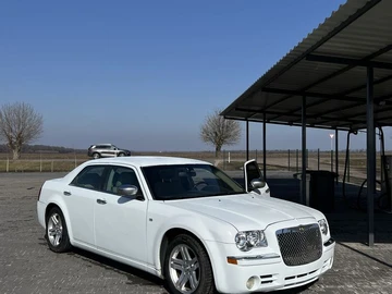 Авто Chrysler 300C 2006 № 8575401