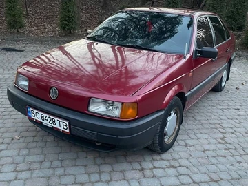 Авто Volkswagen Passat Sedan 1988 № 8575638