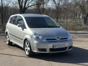 Авто Toyota Corolla Verso 2005 № 8576493