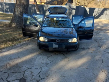 Авто Volkswagen Golf 2002 № 8577397