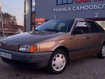 Авто Volkswagen Passat Sedan 1988 № 8577774