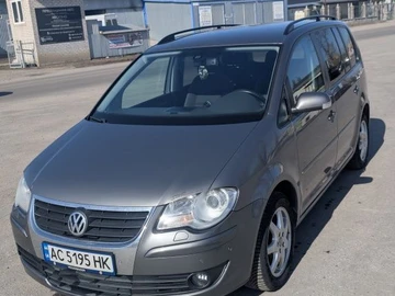 Авто Volkswagen Touran 2008 № 8579025