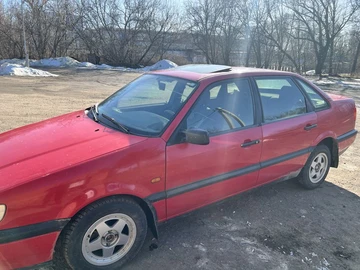 Авто Volkswagen Passat Sedan 1993 № 8579042