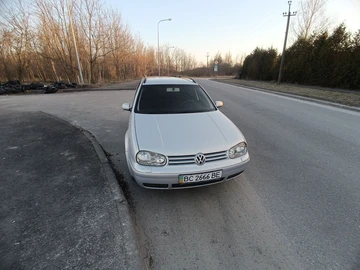 Авто Volkswagen Golf 2000 № 8580158