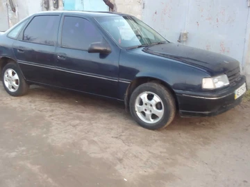 Авто Opel Vectra 1989 № 8580705