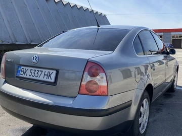 Авто Volkswagen Passat Sedan 2000 № 8581228